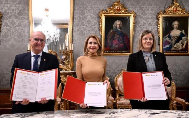 Bernardo Ciriza, Raquel Sánchez y María Luisa Domínguez.