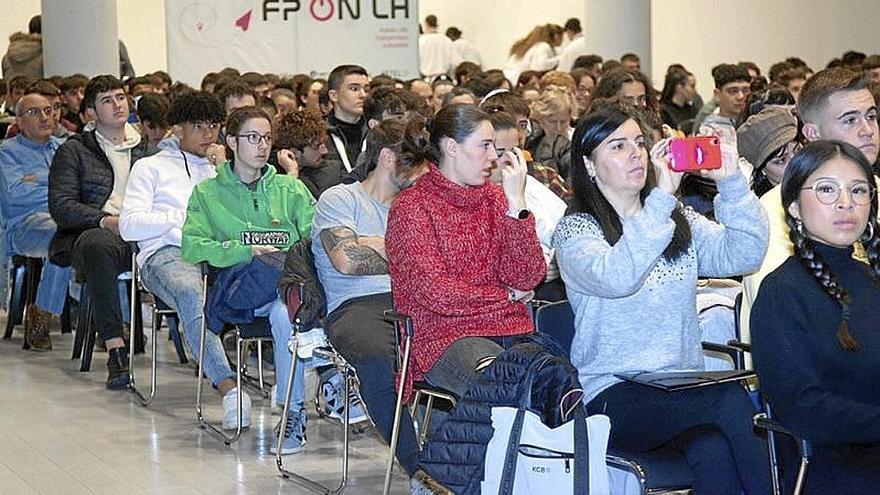 Alumnos de FP en el inicio de las Jornadas de Empleabilidad de Álava.