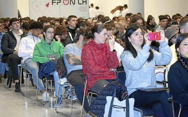 Alumnos de FP en el inicio de las Jornadas de Empleabilidad de Álava.
