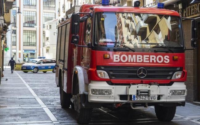 Un camión de Bomberos en la calle Estafeta, en una imagen de archivo. Un camión de Bomberos en la calle Estafeta, en una imagen de archivo.