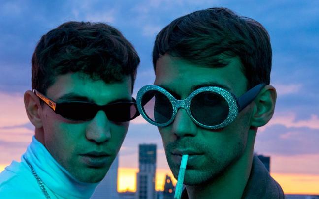 El dúo electrónico FJAAK actuará en el Dantz Festival. El dúo electrónico FJAAK actuará en el Dantz Festival.