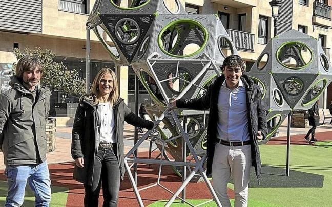 La alcaldesa de Beasain, Leire Artola, en la presentaci&oacute;n del parque. | FOTO: N.G.