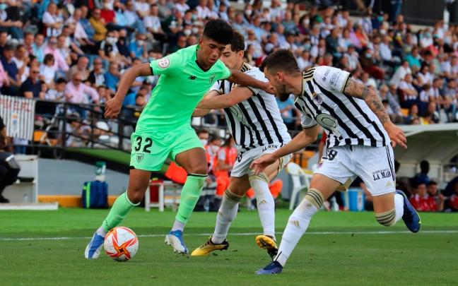 Malcom Adu Ares, en un partido con el Bilbao Athletic de la temporada pasada
