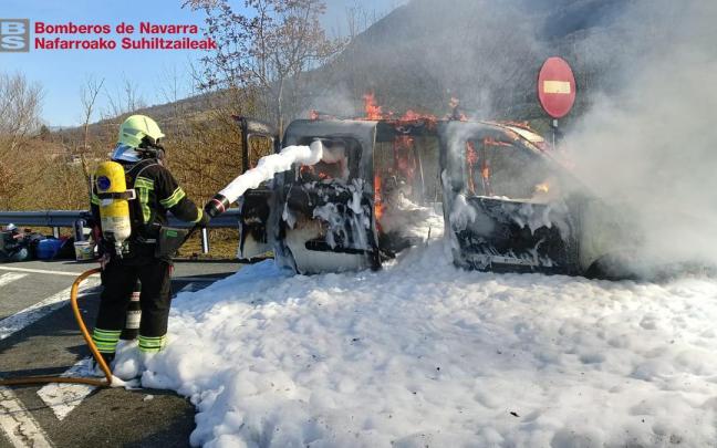 Labores de extinci&oacute;n del veh&iacute;culo