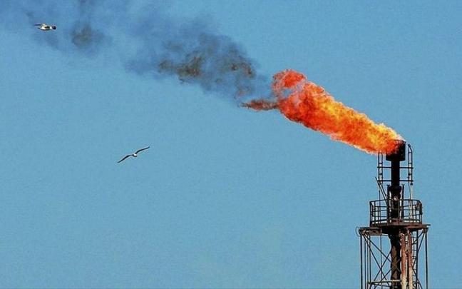 Una instalación petrolera en Noruega, que ha nutrido su fondo soberano con los beneficios de la explotación del crudo y el gas. | FOTO: EFE Una instalación petrolera en Noruega, que ha nutrido su fondo soberano con los beneficios de la explotación del crudo y el gas. | FOTO: EFE