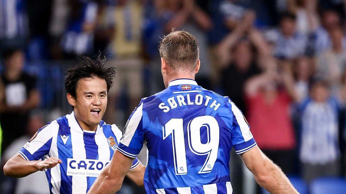 Kubo y Sorloth celebran el gol del triunfo ante el Omonia que marcó el noruego, y en el que asistió el japonés.