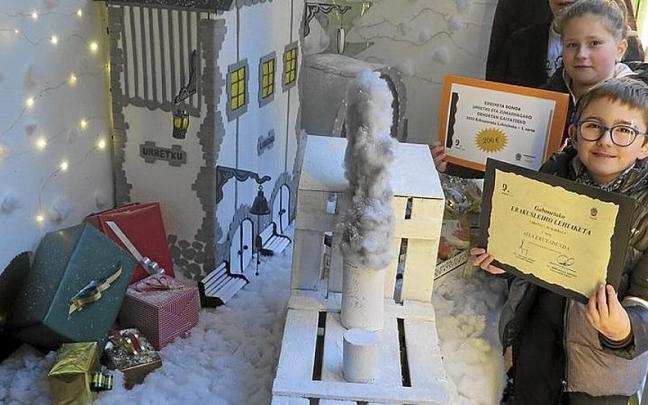 Aixa fruta-dendakoak, erakusleihoan. | ARGAZKIA: A.Z.