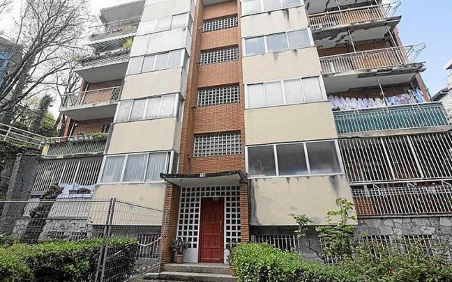 Uno de los edificios que ser&aacute;n derribados. | FOTO: RUBEN PLAZA