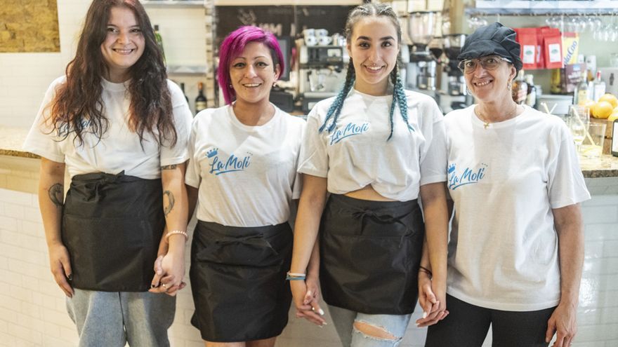 Anne Delgado, Luz Dary Sosa, Ainara Molinero y Manoli Rendón, personal 100% femenino para La Moli