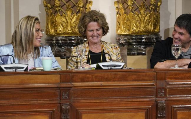 Olaia Duarte, Reyes Carrere y Markel Ormazabal (EH Bildu), en el Pleno de Política General Olaia Duarte, Reyes Carrere y Markel Ormazabal (EH Bildu), en el Pleno de Política General