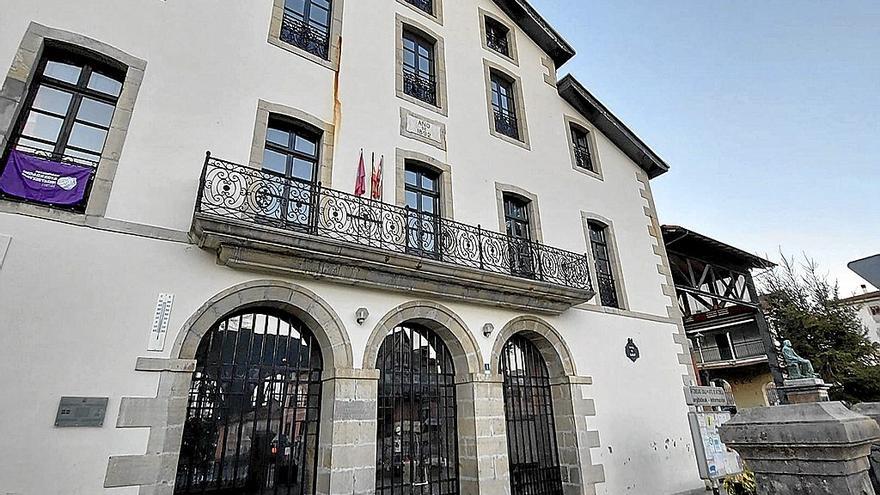 Fachada del Ayuntamiento de Artziniega.