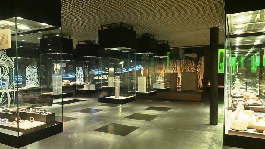 Museo de Badalona. Se encuentra en el corazón de la antigua ciudad romana de Baetulo. En su subsuelo, se conserva uno de los conjuntos arqueológicos de época romana más importantes de Cataluña.