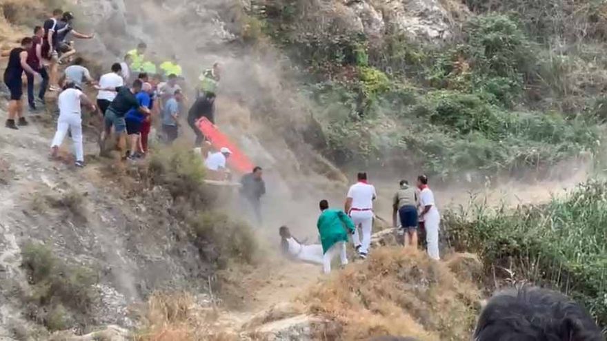 Cogida del exrojillo Mari Lacruz en el encierro del Pilón