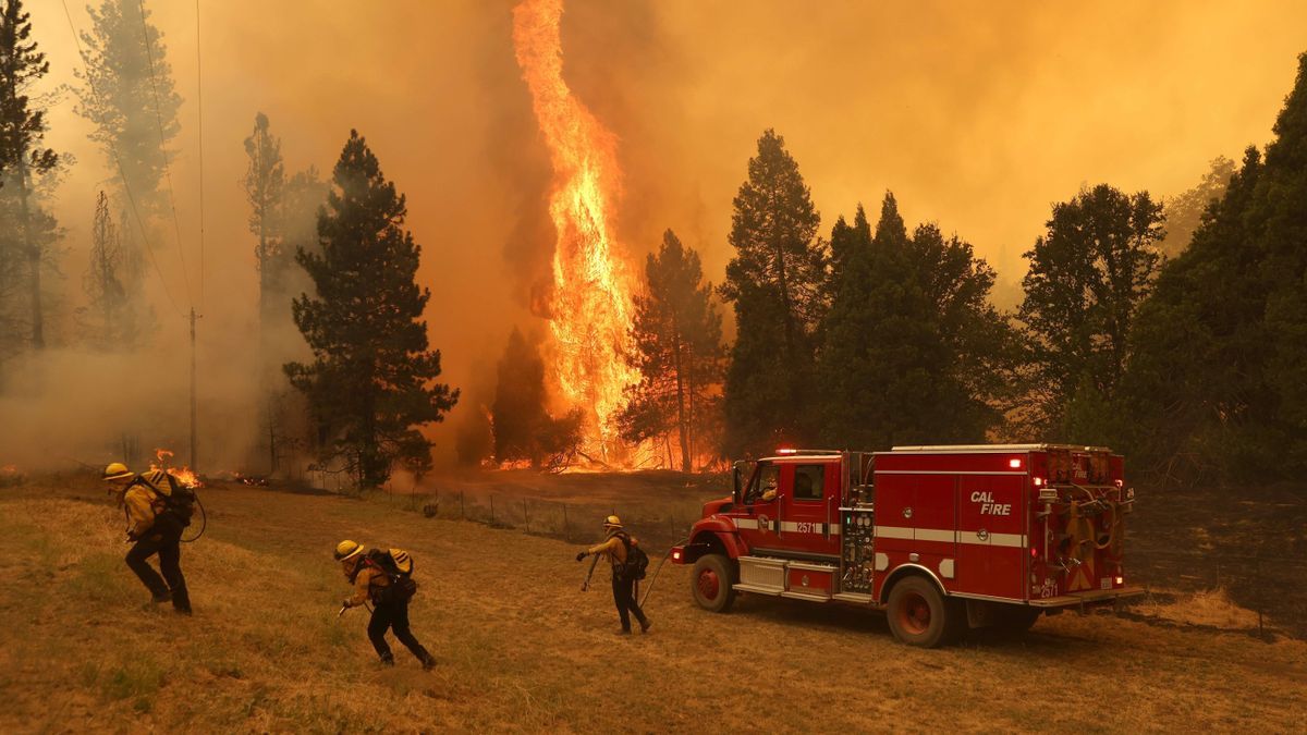 El incendio en el condado Mariposa, California, amenaza el parque de Yosemite