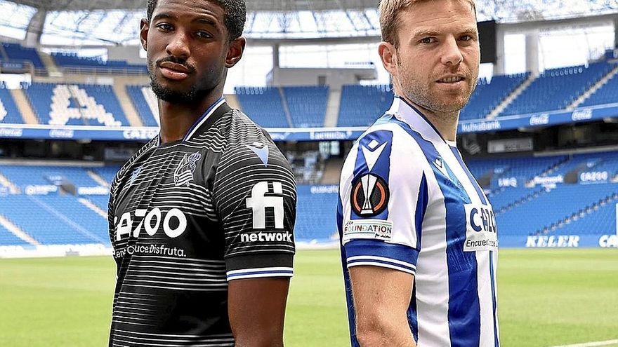 Momo Cho y Asier Illarramendi, luciendo el logo de Europa League en sus camisetas. | FOTO: REAL SOCIEDAD