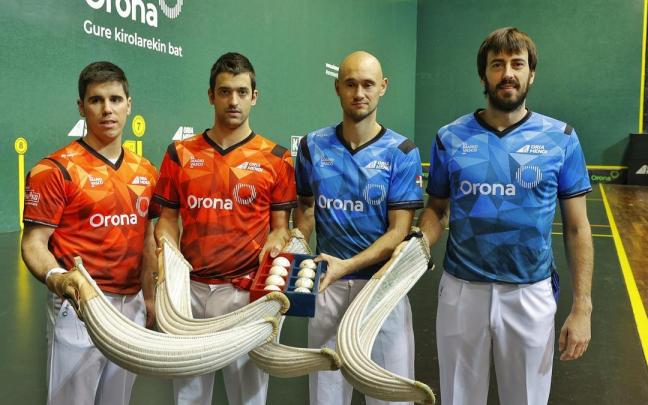 Iban Larrañaga, Beñat Segurola, Ander Goikoetxea y Endika Barrenetxea, en la elección de material de la final del Parejas.