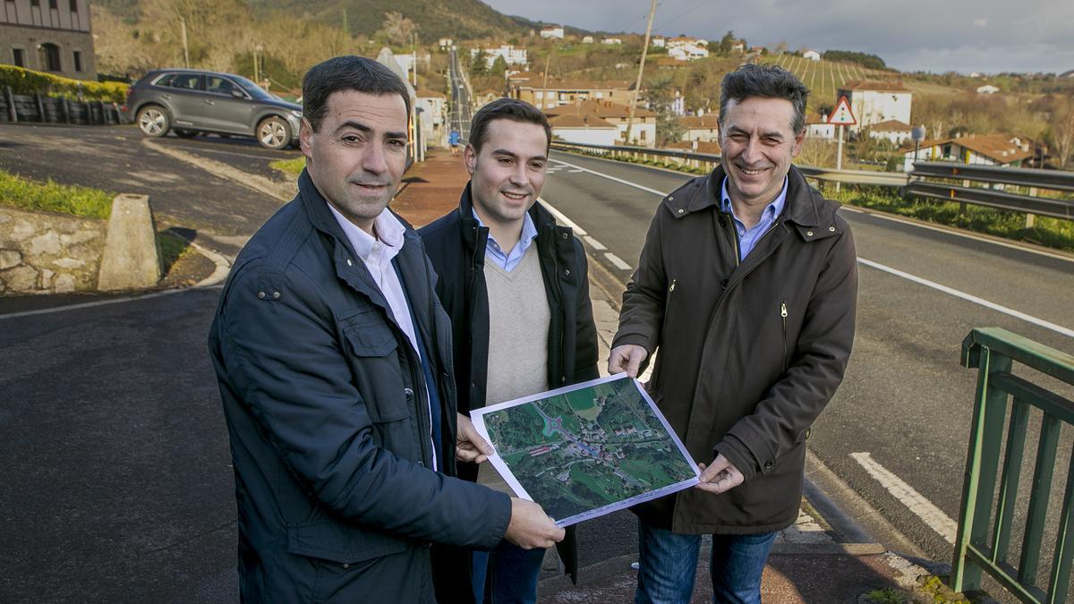 Imanol Pradales, Julen Karrion y Aitor Aretxaga.