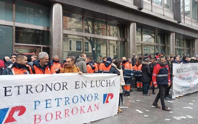 Trabajadores denuncian ante Inspección de Trabajo las horas extras en Petronor Trabajadores denuncian ante Inspección de Trabajo las horas extras en Petronor