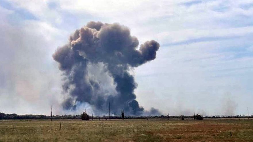 Explosiones en el aeródromo militar de Novofedorivka.