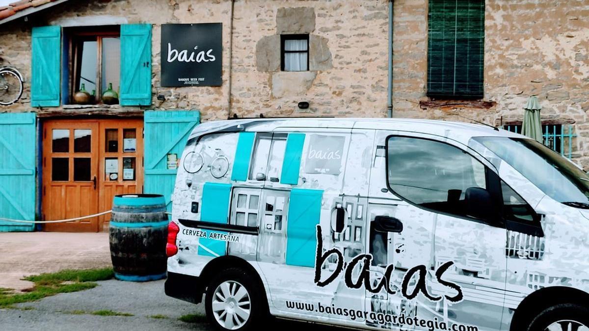 El baserri de Baias en Oiardo es el lugar donde se elaboran y se prueban las cervezas de la firma alavesa