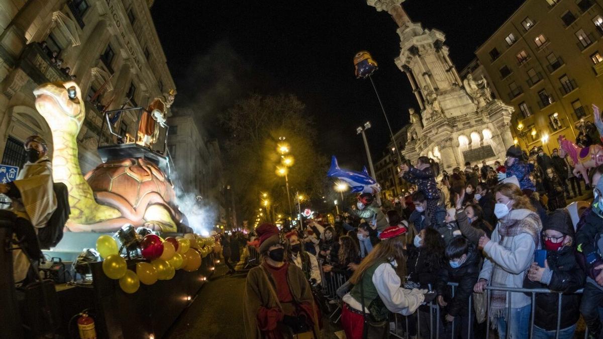 Desfile de la cabalgata de los Reyes Magos en Pamplona, en enero de 2022.