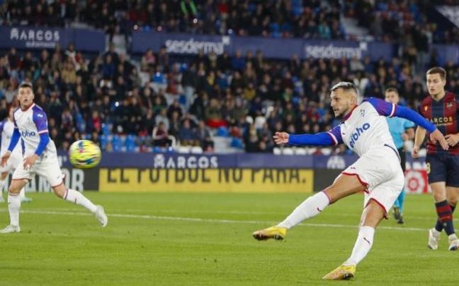 Stoichkov no pudo marcar para el Eibar ante el Levante Stoichkov no pudo marcar para el Eibar ante el Levante