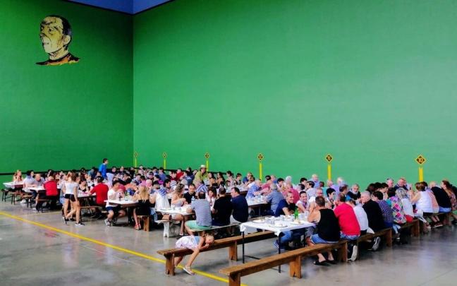 El zikiro jate se celebr&oacute; en el front&oacute;n de Oronoz-Mugaire.