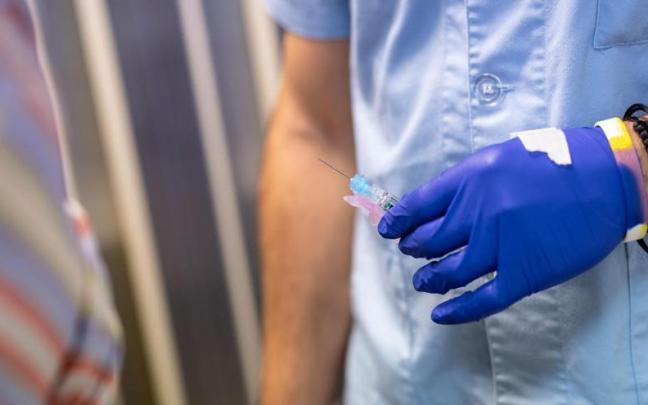 Imagen de un enfermero de Osakidetza.