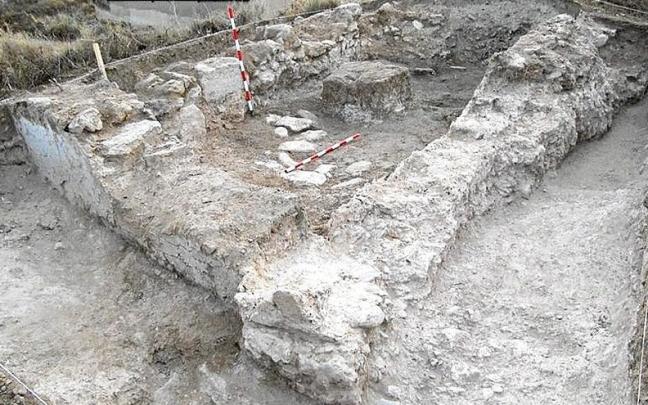 Restos del castillo dewscubiertos en Valtierra en 2019.