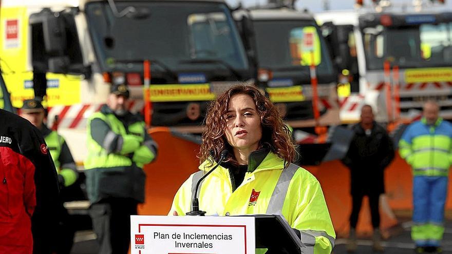 Isabel Díaz Ayuso, ayer, durante un acto del servicio de emergencias en Rascafría (Madrid). | FOTO: E. P.