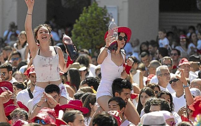 Las primeras denuncias por ‘pinchazos’ se realizaron en las fiestas de San Fermín aunque no se demostró que se hubiera inyectado ninguna sustancia. Las primeras denuncias por ‘pinchazos’ se realizaron en las fiestas de San Fermín aunque no se demostró que se hubiera inyectado ninguna sustancia.