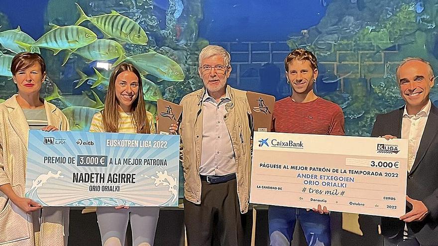 Nadeth Agirre y Ander Etxegoien fueron premiados como mejores patrones de 2022. | FOTO: ACT