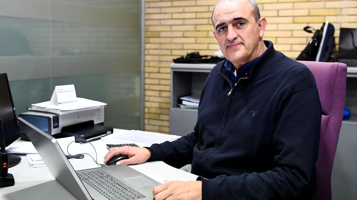 Juan Antonio Morales, presidente del Joventut de Badalona, posa en su despacho