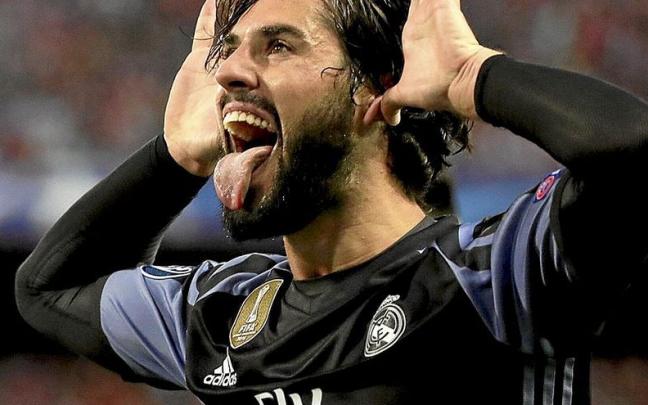 Isco, celebrando un gol con el Real Madrid. Isco, celebrando un gol con el Real Madrid.