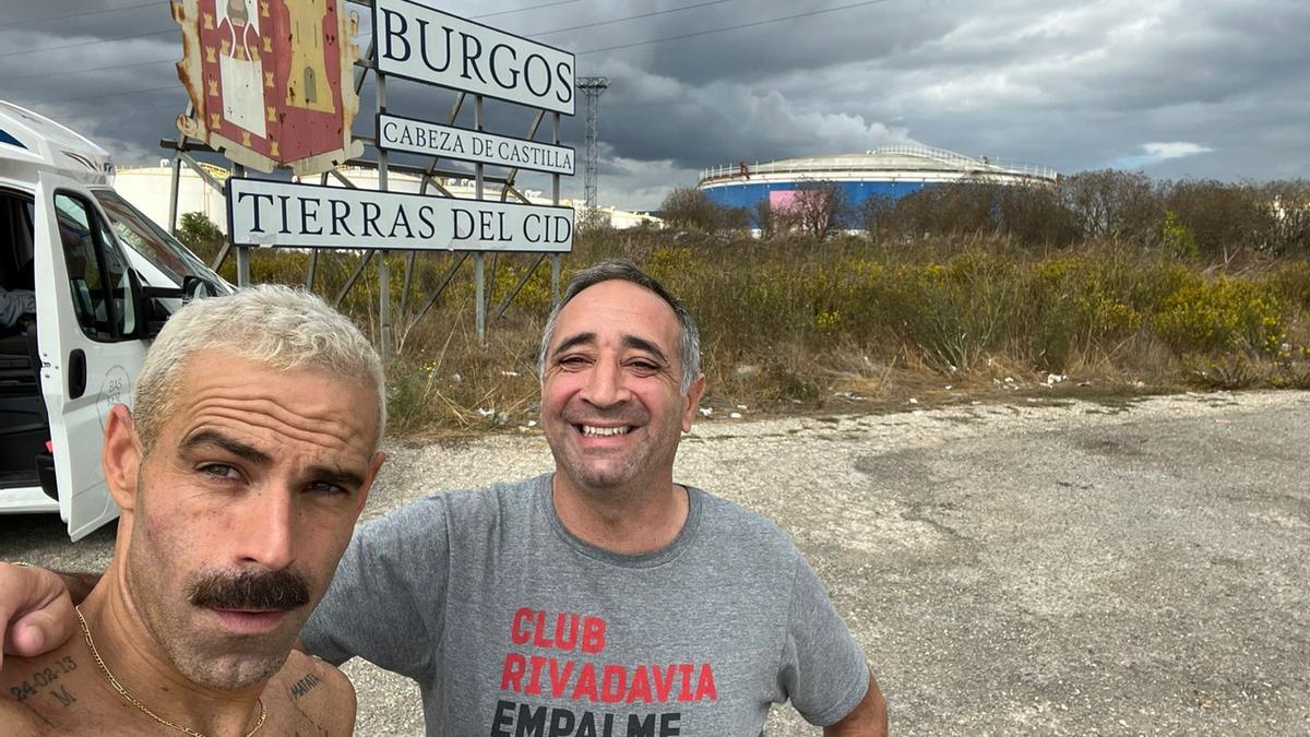 ‘Turkiolo’ junto a su amigo de viaje; Joaquín Areso.