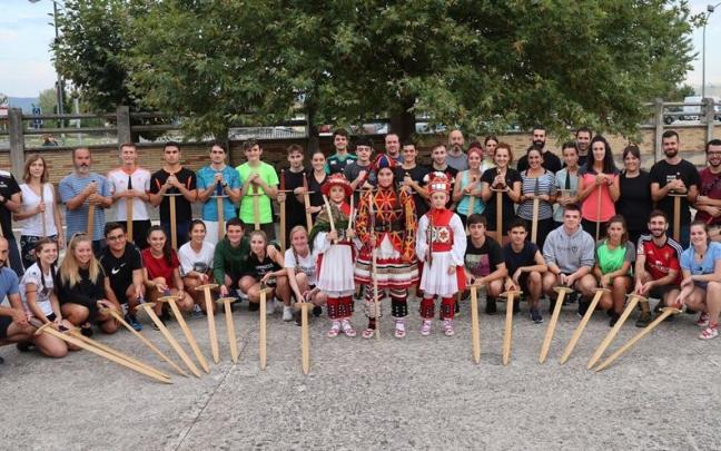 Grupo de danzas Duguna Dantza Taldea