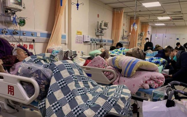 Pacientes ingresados con covid en un hospital de la ciudad china de Tangshan.