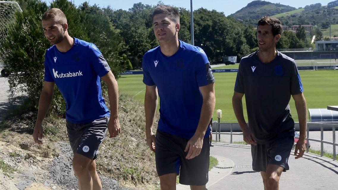 Labaien (derecha), en una imagen de archivo junto a Aritz Arambarri e Igor Zubeldia.