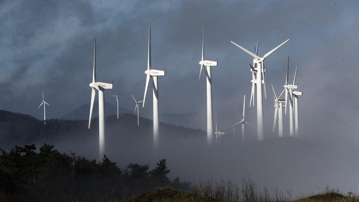 Aerogeneradores en la sierra de el Perdón