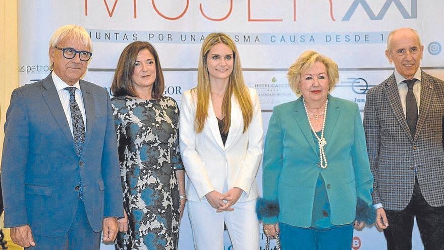 La pianista Isabel Dobarro recibió el alfiler de oro