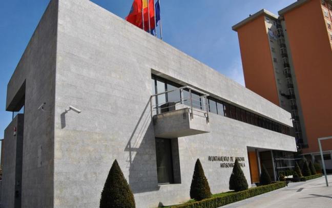 Fachada del Ayuntamiento de Ansoáin. Fachada del Ayuntamiento de Ansoáin.