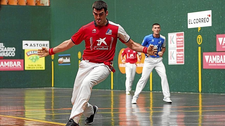 Joseba Ezkurdia protagoniz&oacute; una semifinal brillante junto a Zabaleta.