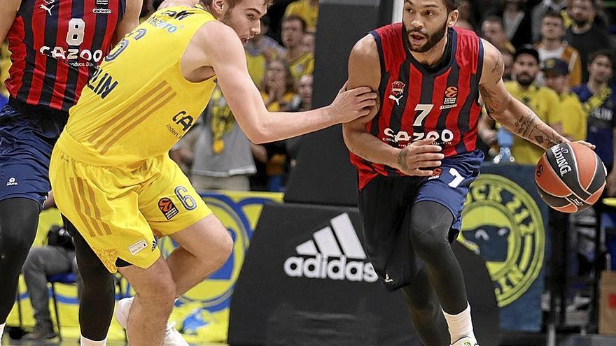 Pierria Henry, el mejor azulgrana ayer, inicia el juego del Baskonia durante el choque frente al Alba Berlín. | FOTO: BASKONIA