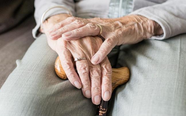 La abrumadora mayor&iacute;a de las personas centenarias, m&aacute;s de siete de cada diez, son mujeres.