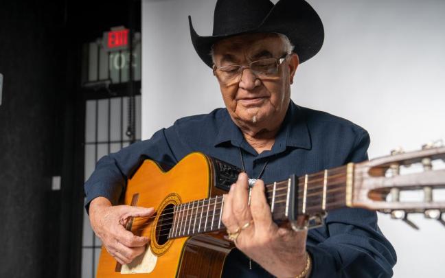 Eliades Ochoa colaboró con C. Tangana en el último disco del trapero.