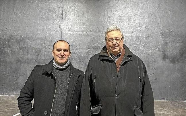 Gudiker Alberdi y Pedro Mari García ‘Garita’ trabajarán por impulsar la cesta punta en la villa.
