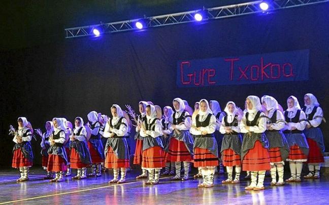El grupo de danzas del Gure Txokoa ofrecerá su habitual festival.