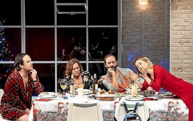 I&ntilde;igo Azpitarte, Mireia Gabilondo, I&ntilde;igo Aranburu y Aitziber Garmendia protagonizan la obra. | FOTO: N.G.