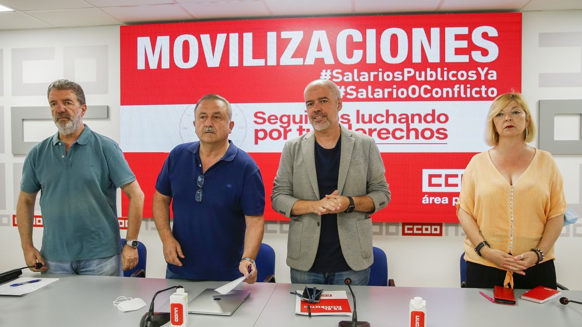 El secretario general de CCOO, Unai Sordo, entre otros, en la presentación de la movilización por los salarios del sector público