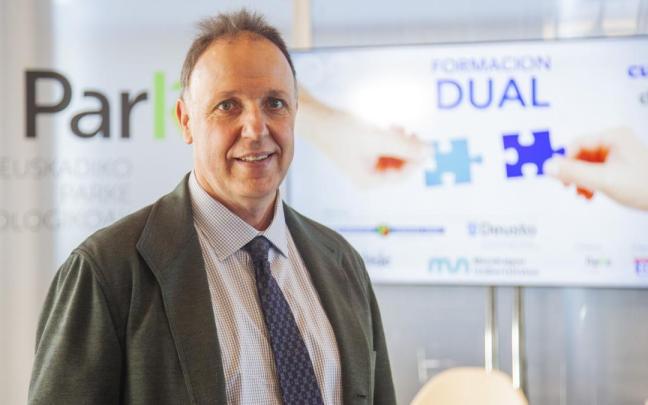 Nicol&aacute;s Sagarzazu en el encuentro sobre Formaci&oacute;n Profesional dual organizado por Diario de Noticias de &Aacute;lava.